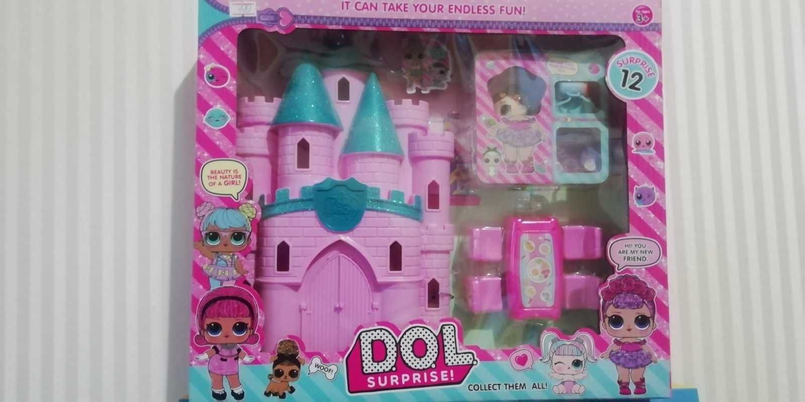 Кукольный домик замок DOL (замок, 2 куклы, мебель) Surprise