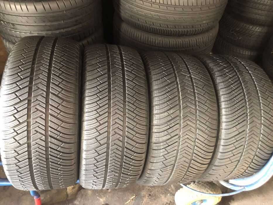 Купити різношорокий комплект зимових БУ шин резини 295/35R20+255/40R20