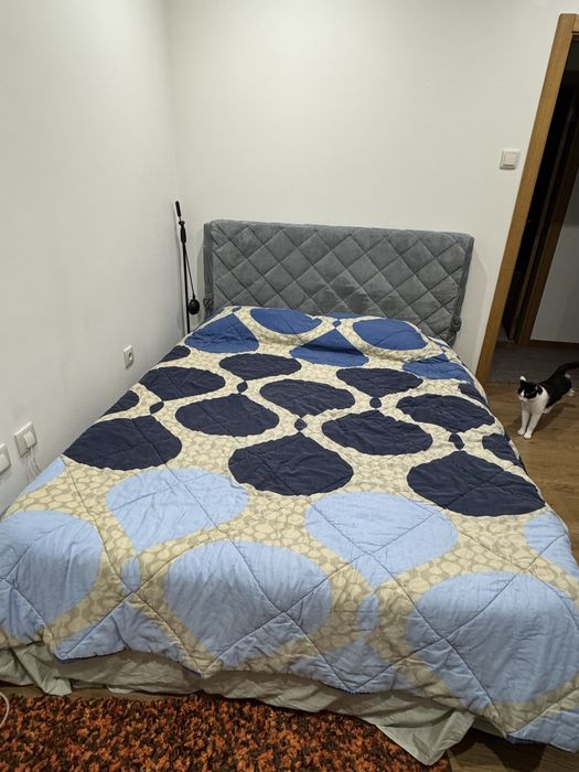 Cama casal com colchão e estrado