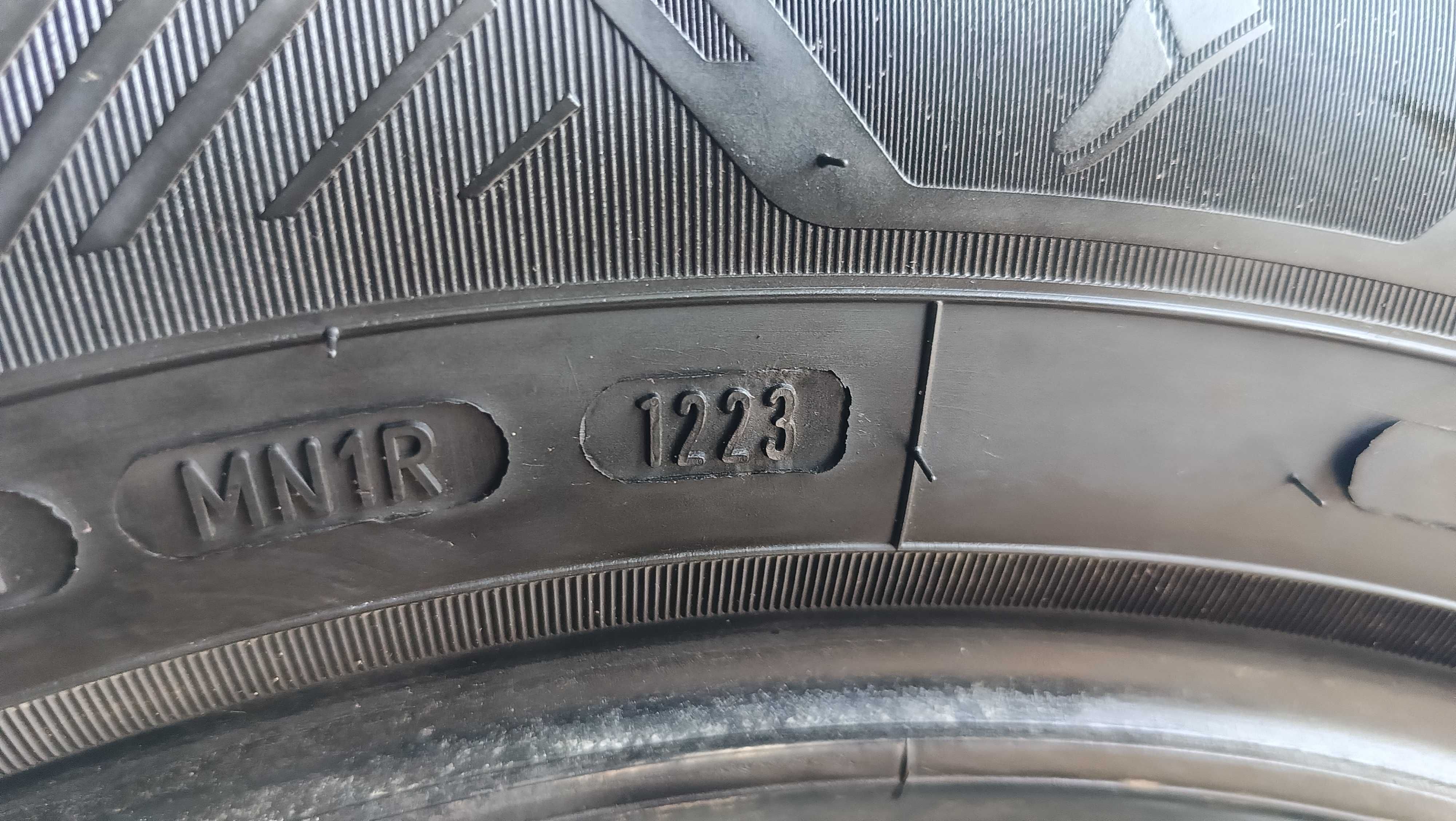 4X 225/60R17 99V GOODYEAR SUV jak nowe!