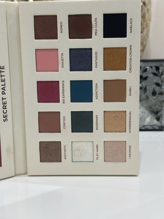 Nabla Secret Palette - paleta cieni