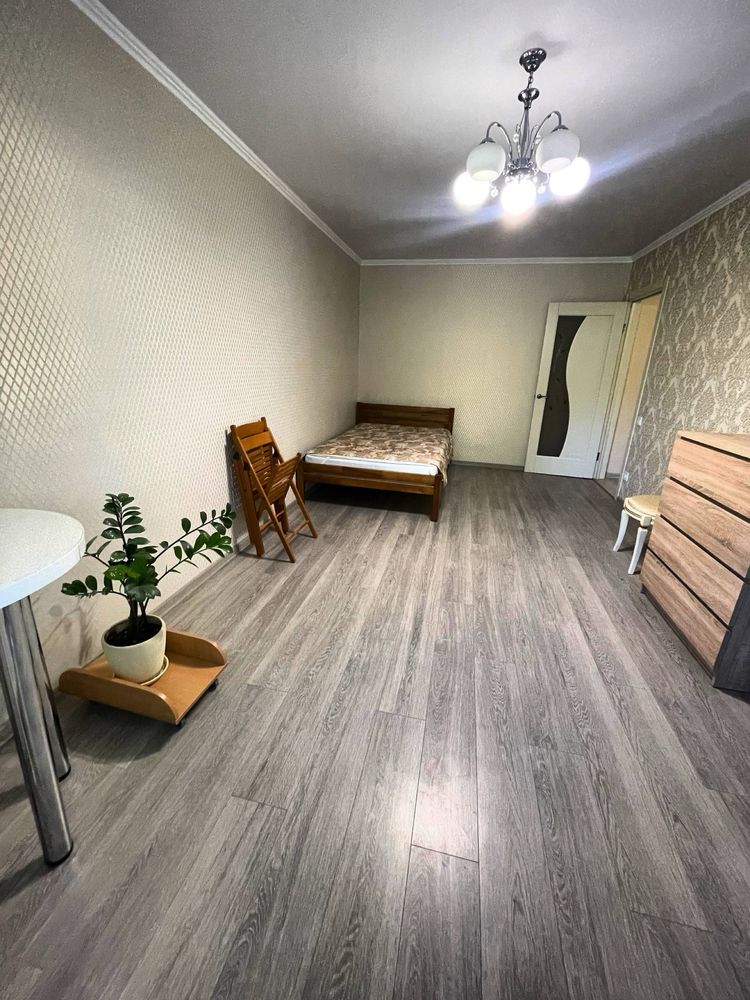 Сдам двухкомнатную квартиру на Черемушках,Космонавтов