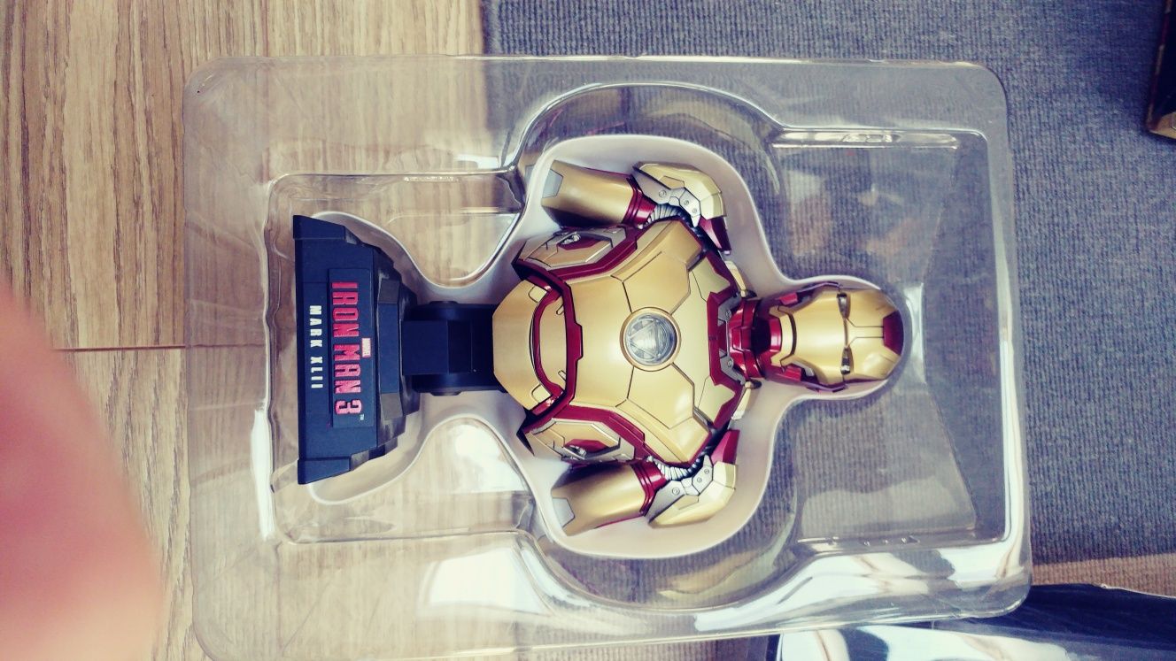 Hot Toys popiersie Iron Man 3. Mark XLII.