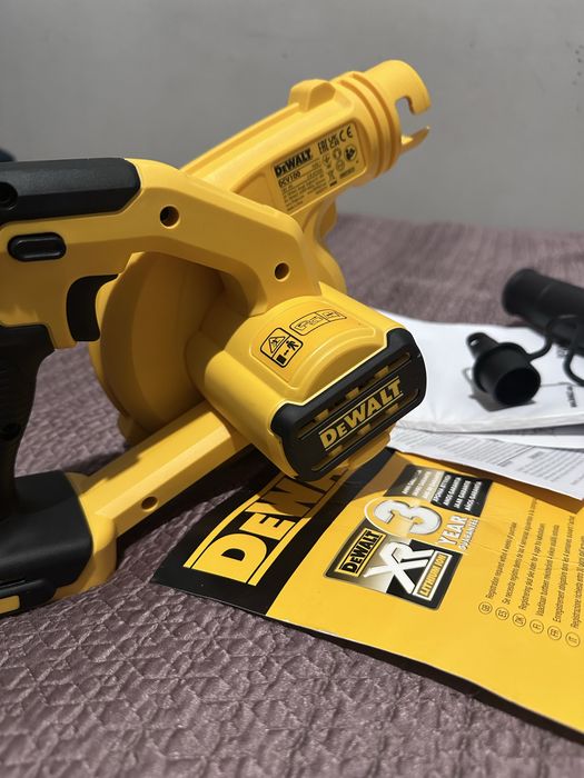 DeWalt XR DCV100