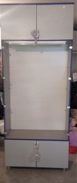 Продам меблі для аптек б/у