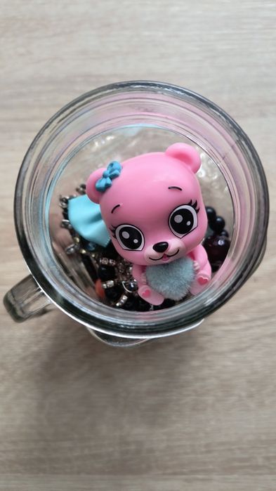 Słoik z biżuterią