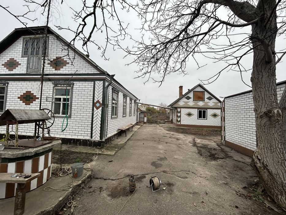 Продається будинок Городище(центр),вулиця паралельна  центральній