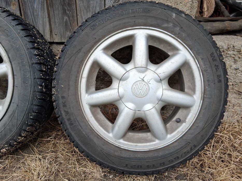 Komplet alufelg 14" VW wraz z oponami, wielosezonowe M+S 175/65 R14