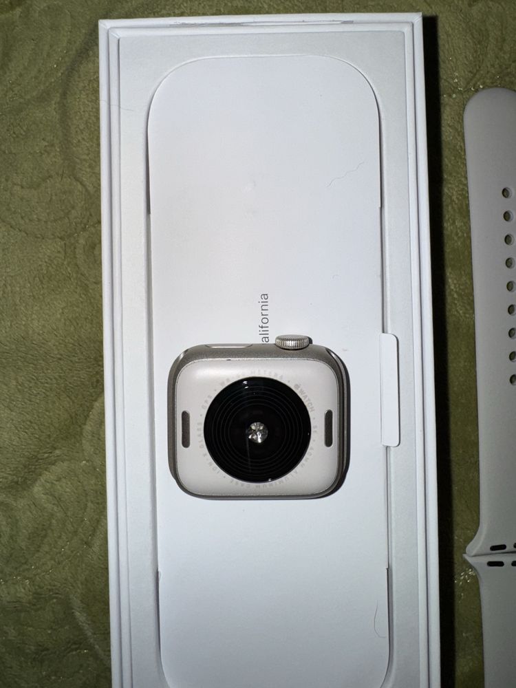 Apple Watch SE 2поколения , GPS, алюминий, 40 мм /ОБМЕН