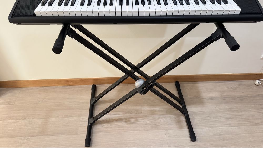 Teclado digital Yamaha como novo com suporte