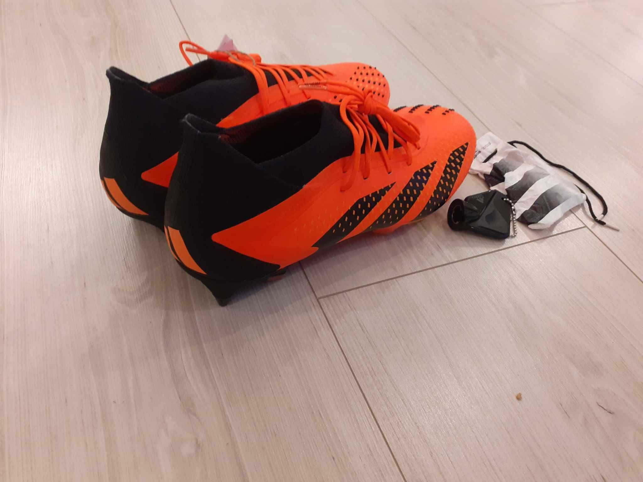 Profesjonalne korki Adidas Predator Accuracy.1 SG, GW4579 r. 42 2/3