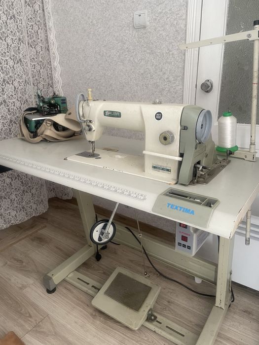 Швейна машинка siruba