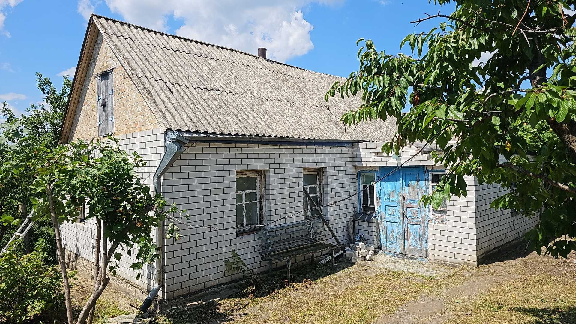 Цегляний будинок, в місті Яготин - всі комунікації. Є ВІДЕООГЛЯД
