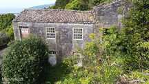 Ruína Linda no Pico ( Foros) Azores