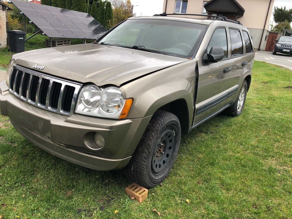 Jeep Grand Cherokee 4x4 LAREDO 2006r. 3.7 V6 Pb + LPG - uszkodzony