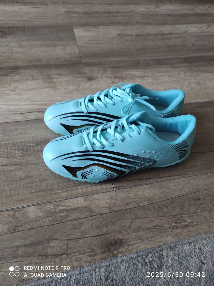 Buty do piłki nożnej
