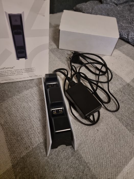 Зарядний пристрій для геймпада Sony DualSense Charging Station