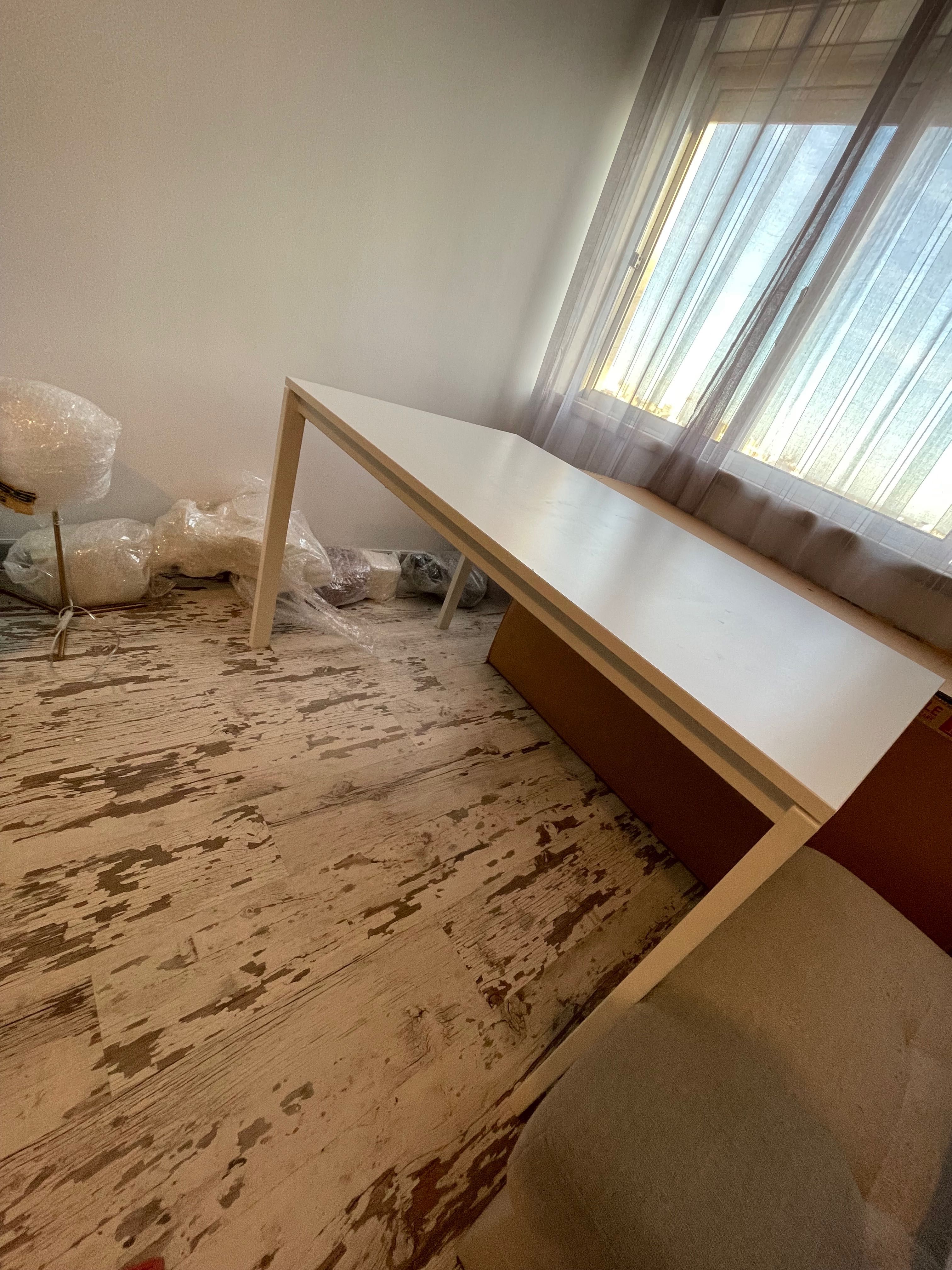 Mesa de cozinha ou sala