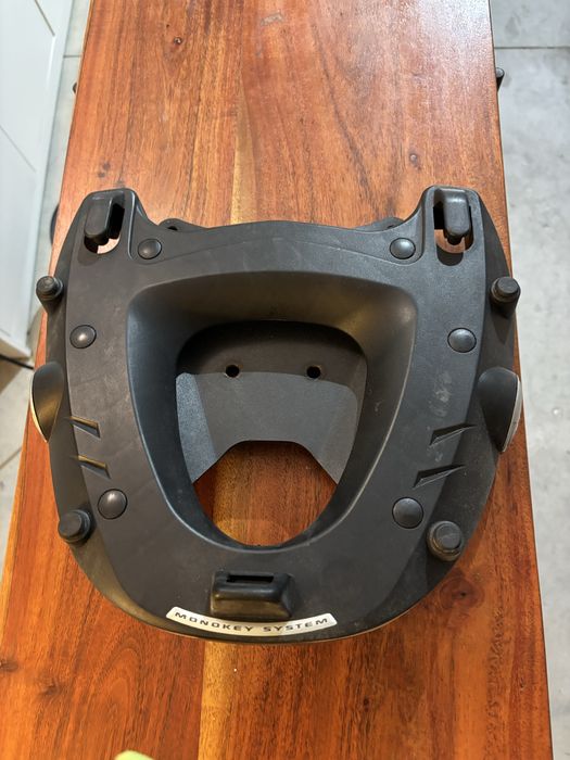 Base topcase Givi Monokey