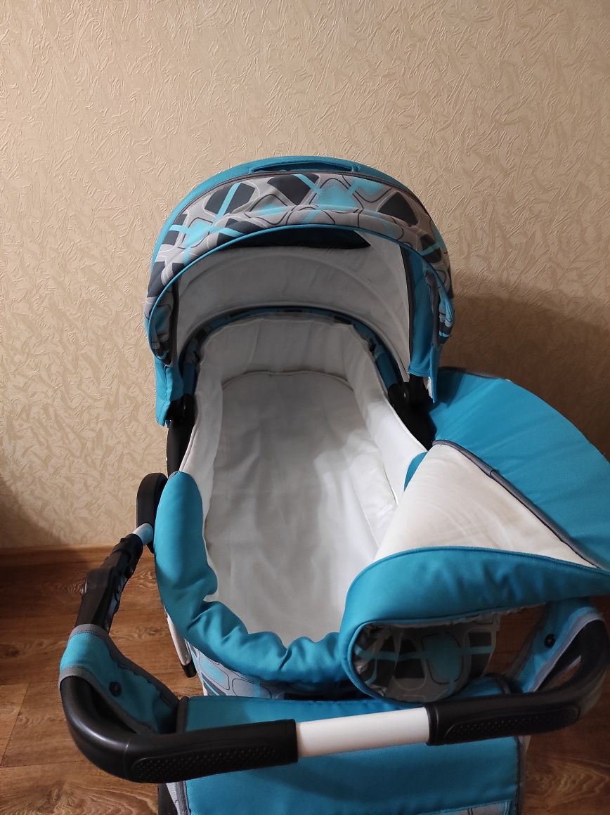 Удобная коляска 2 в 1