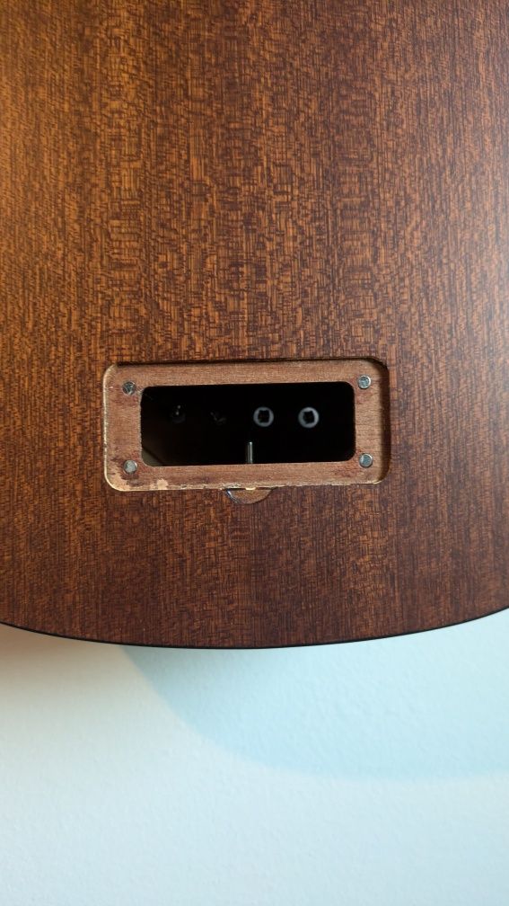 Baixo Ukulele Fretless Electro-Acustico Kala + cordas novas