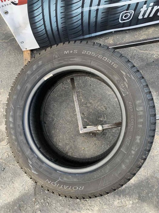 Шини 205/60 R16 Goodyear зима 2022  рік 7,5 мм