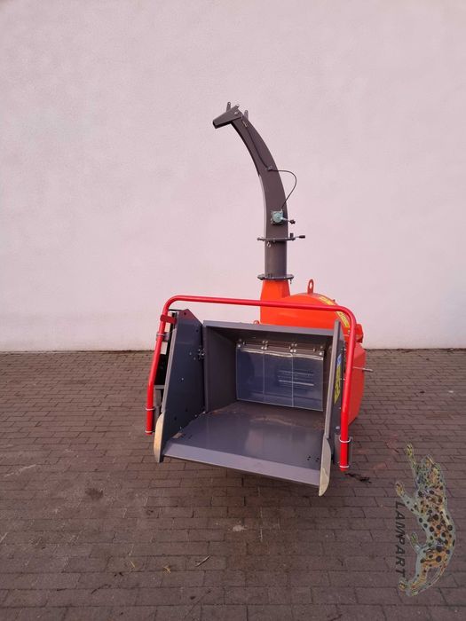 rębak rozdrabniacz rembak BX72R łuparka sieczkarnia gałezi drzewa