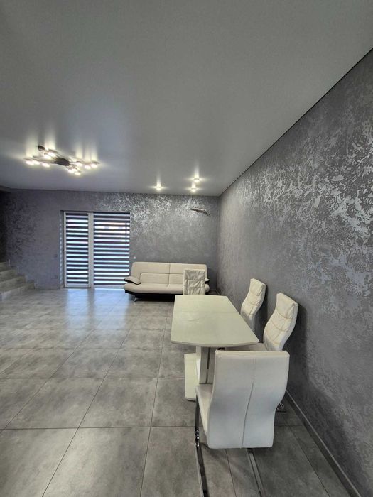 Пропонується до продажу сучасний таунхаус