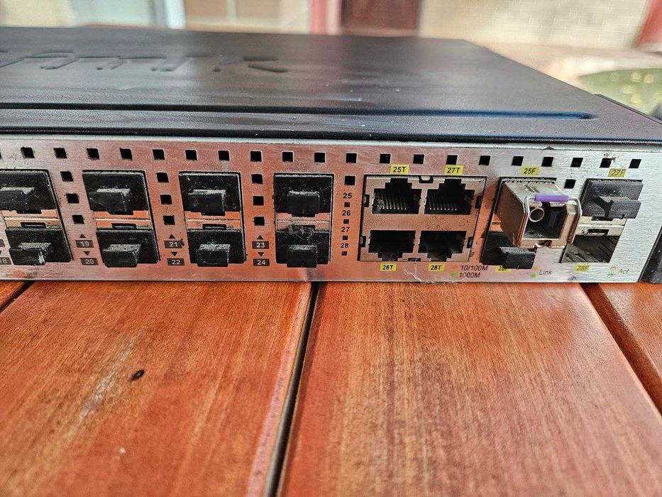 Комутатор оптичний D- link