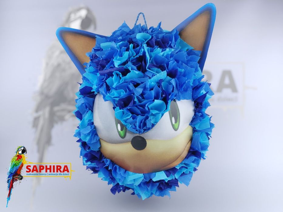Piniata Sonic. W środku Sonic maskotka. DIY