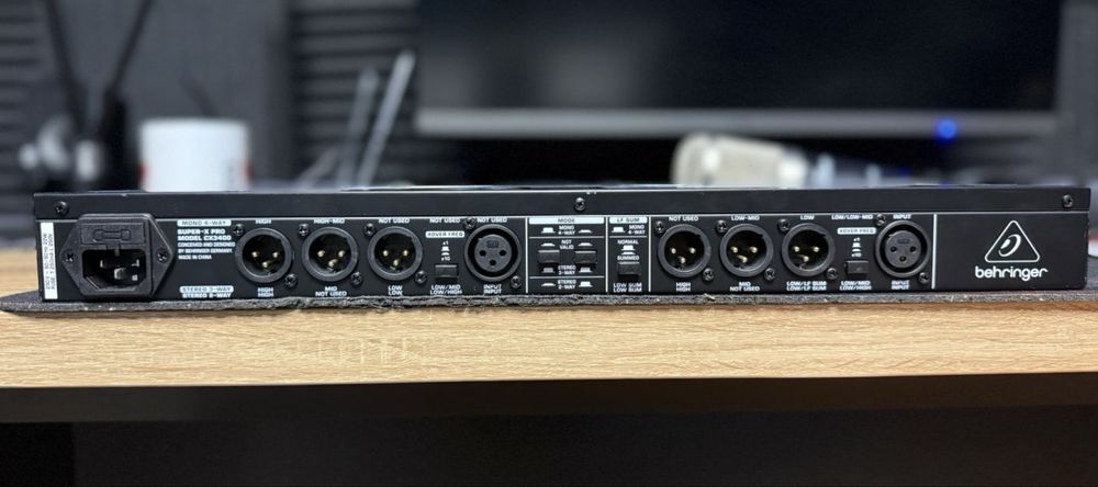 Кроссовер behringer cx3400