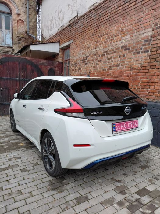 Продам nissan leaf 2019