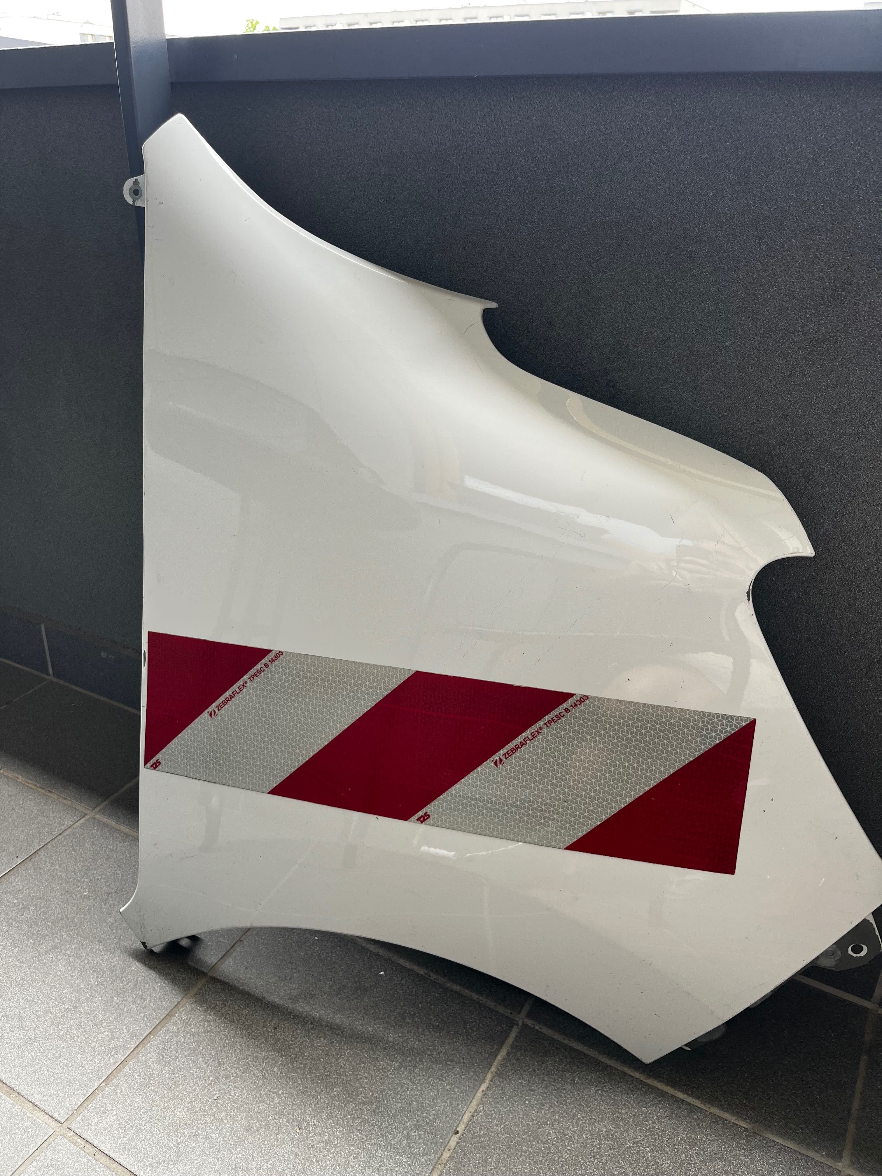 Błotnik prawy przód renault master III