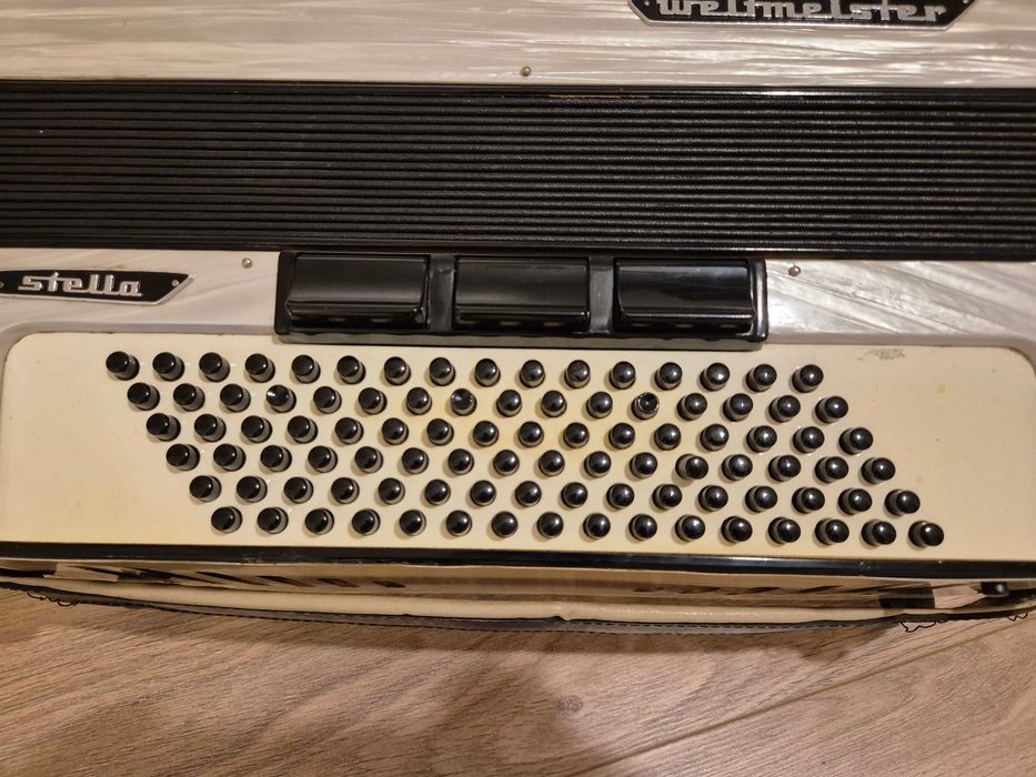 Akordeon Weltmeister Stella  96