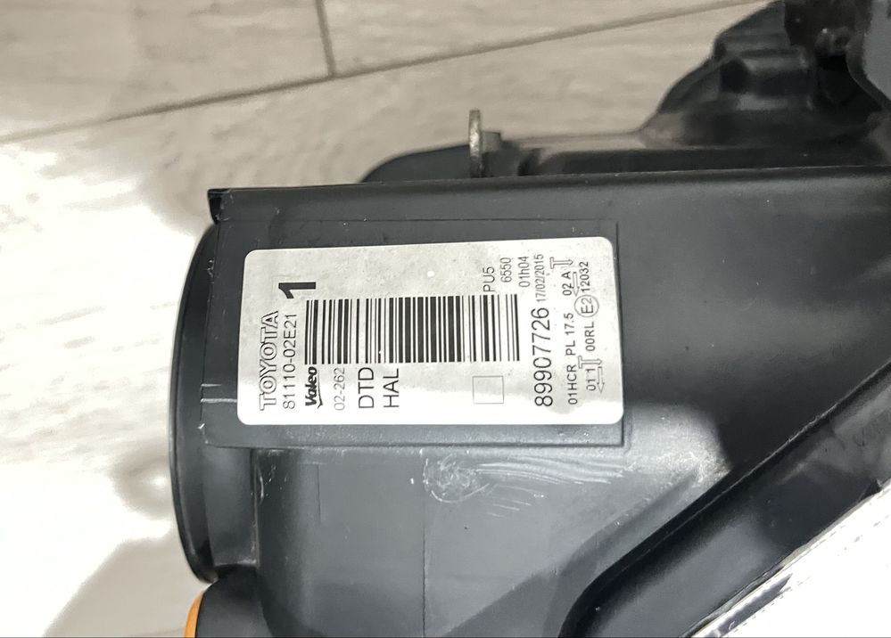 Ópticas Toyota Auris E-18 ano 2015