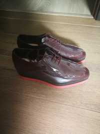 Sapatos de vinil ameixa