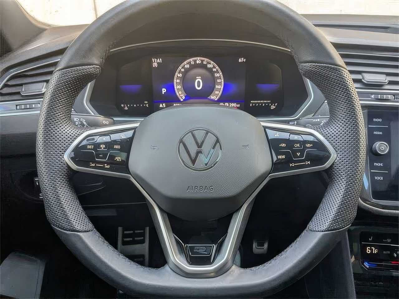 2023 Volkswagen Tiguan SE R-Line Black