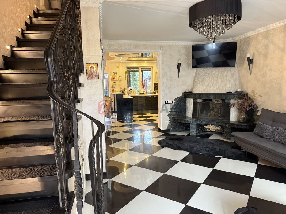 Таунхаус з ремонтом, Святопетрівське!!!