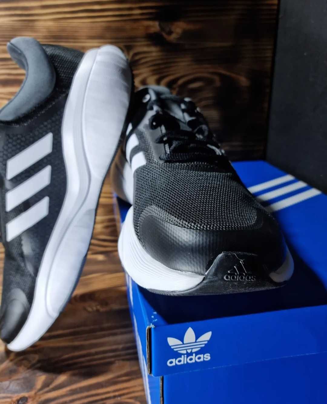 Чоловічі кросівки Adidas Розмір 47 / 30,5 см..