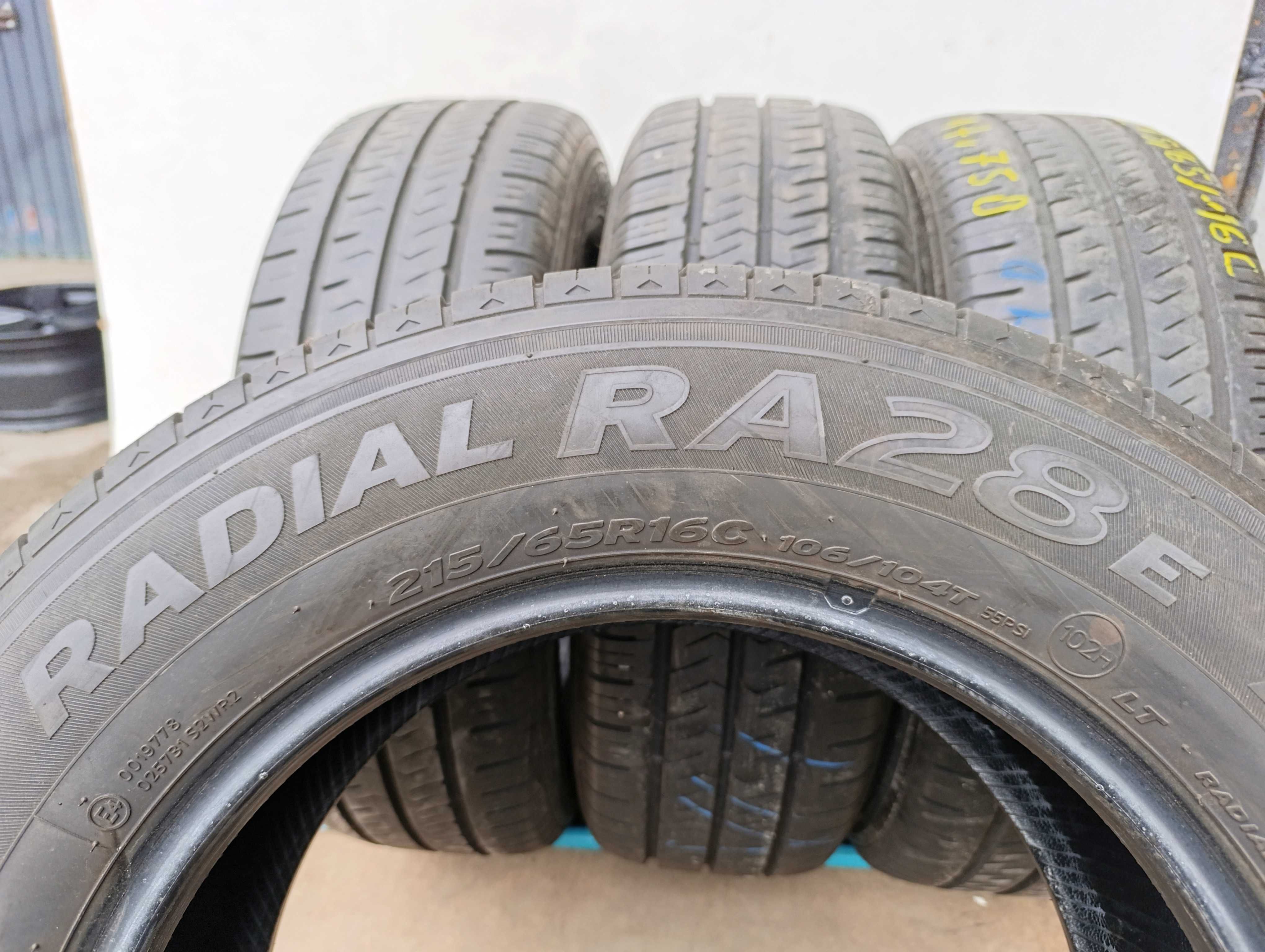 2x 215/65 R16C 106/104T Hankook Radial RA28E 2017r 7,2mm