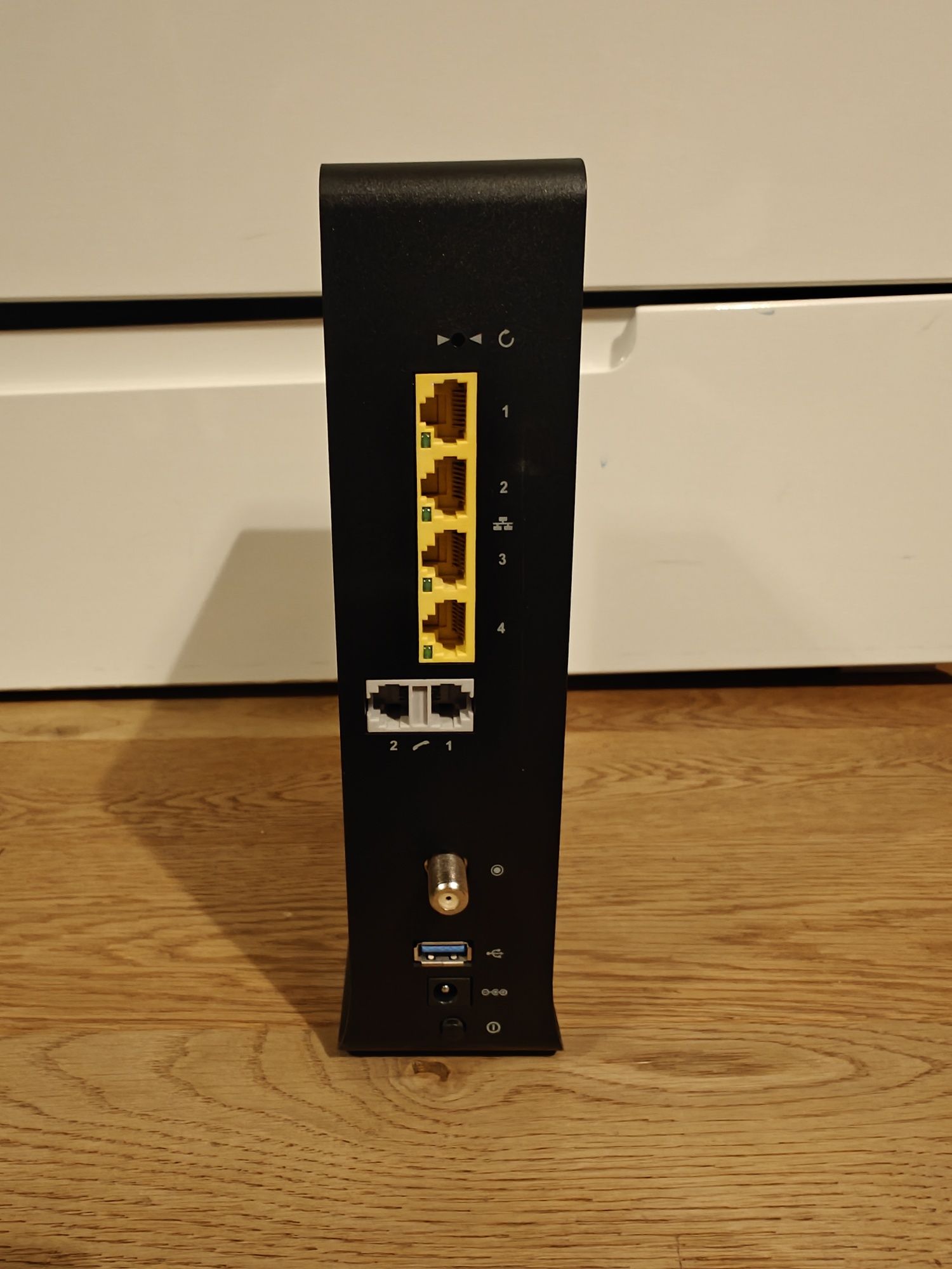Router Wifi Technicolor CGA4236 internet kablowy