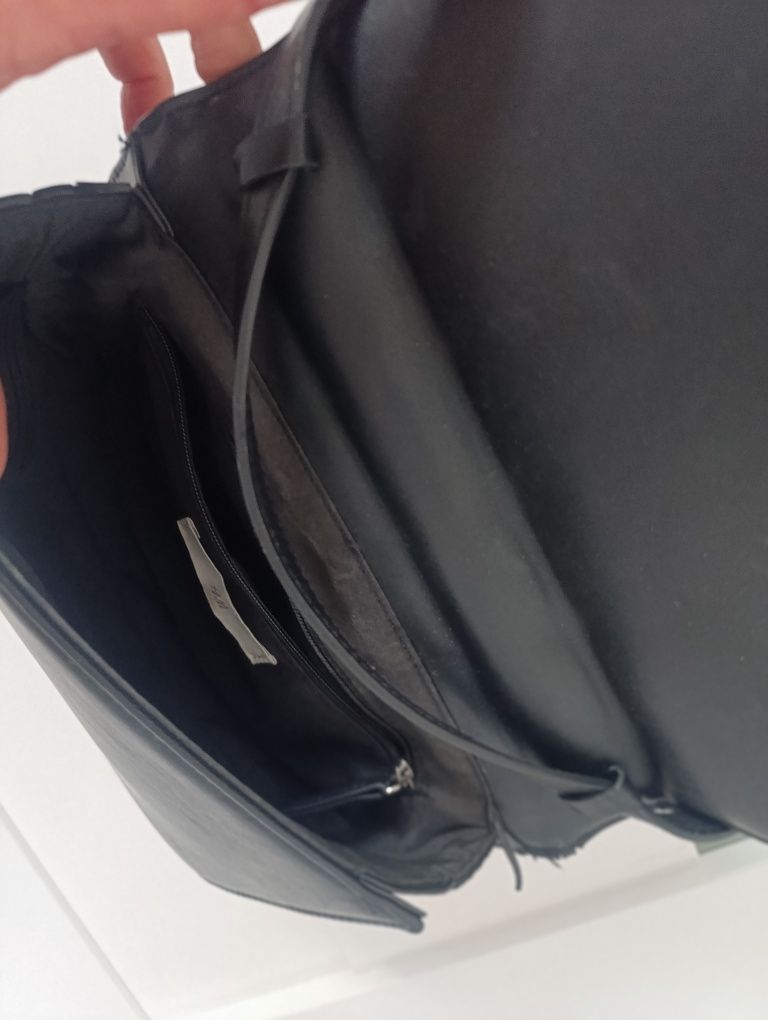 Torebka listonoszka h&m pikowana jak Chanel