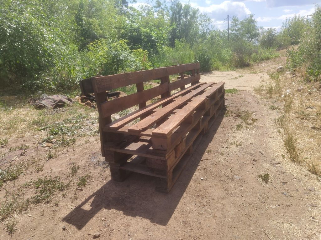 Дитяча кухня з піддонів