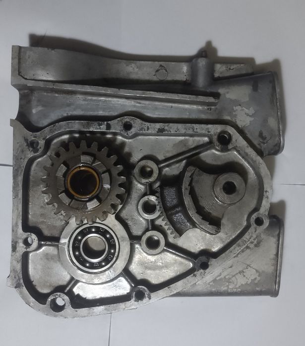 Мотор Иж планета 4/картер з колінвалом