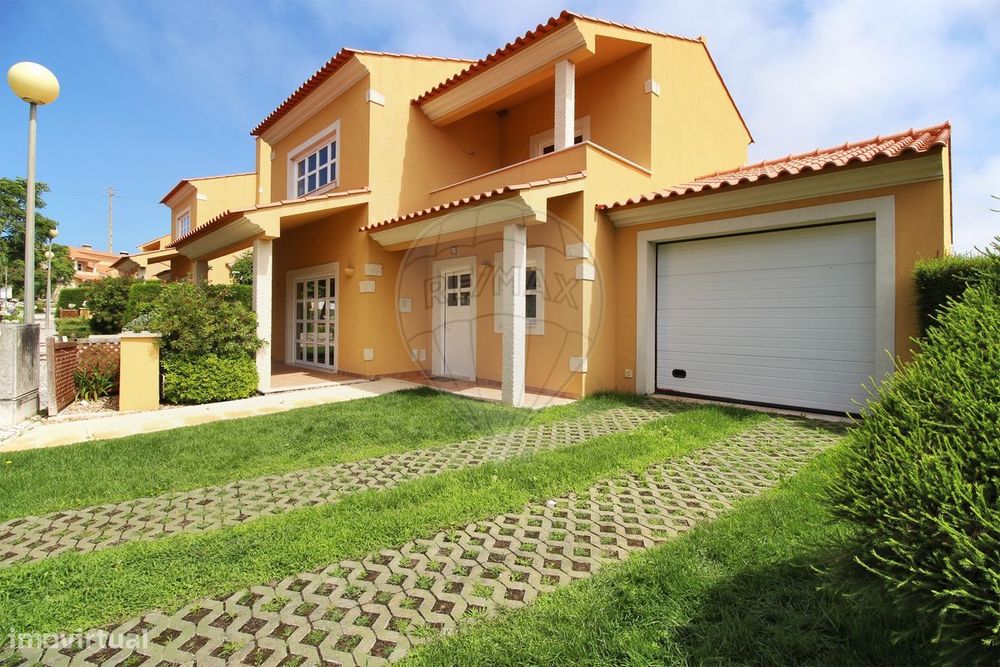 Moradia T4 para venda