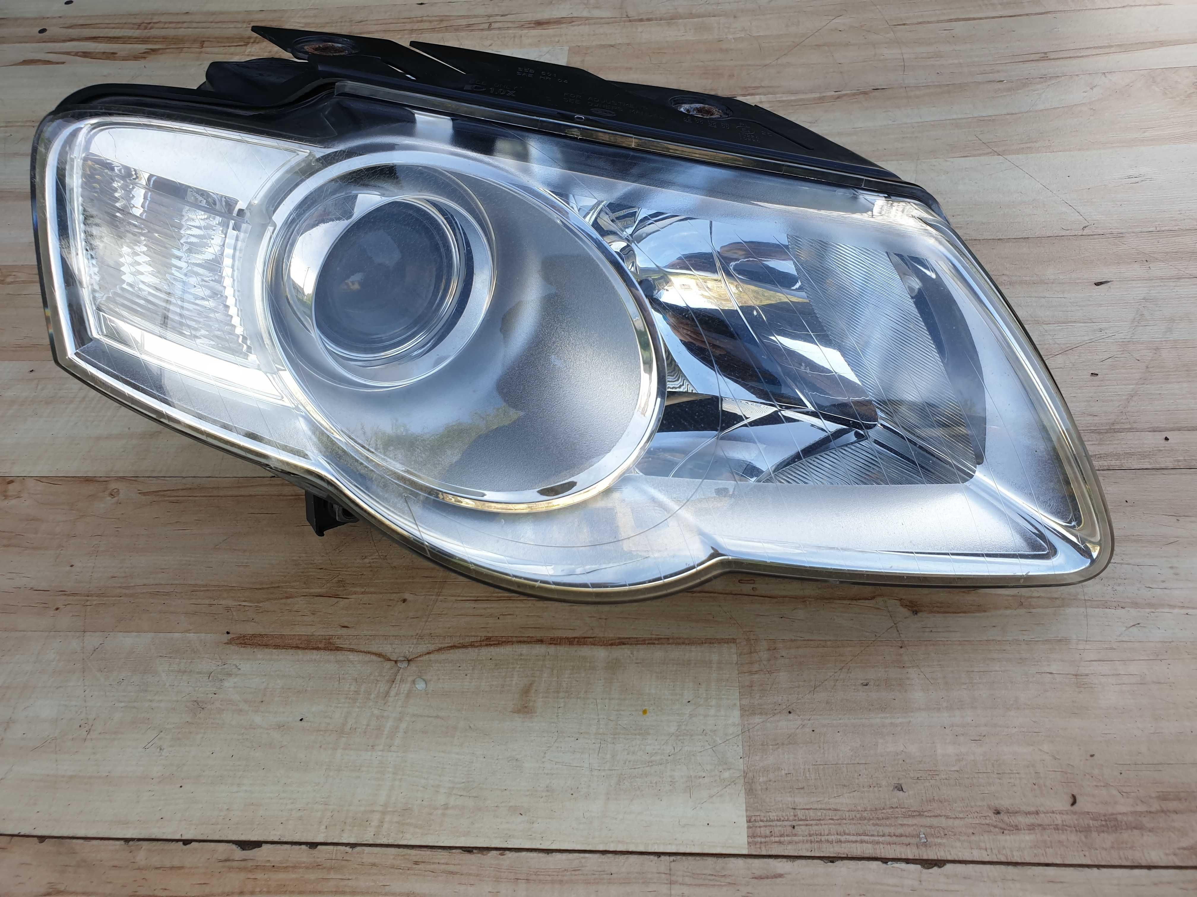 Vw Passat B6 Lampa przód prawa