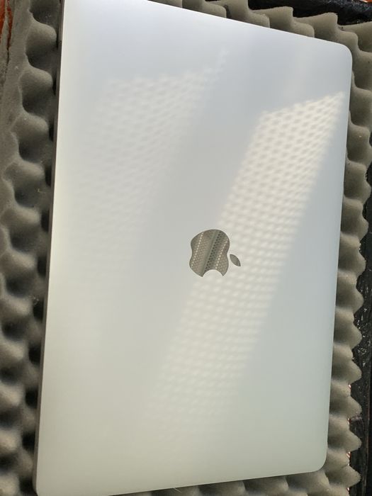 Macbook pro 13 de 2019 Touchbar i5 QuadCore 8GB RAM 256GB SSD