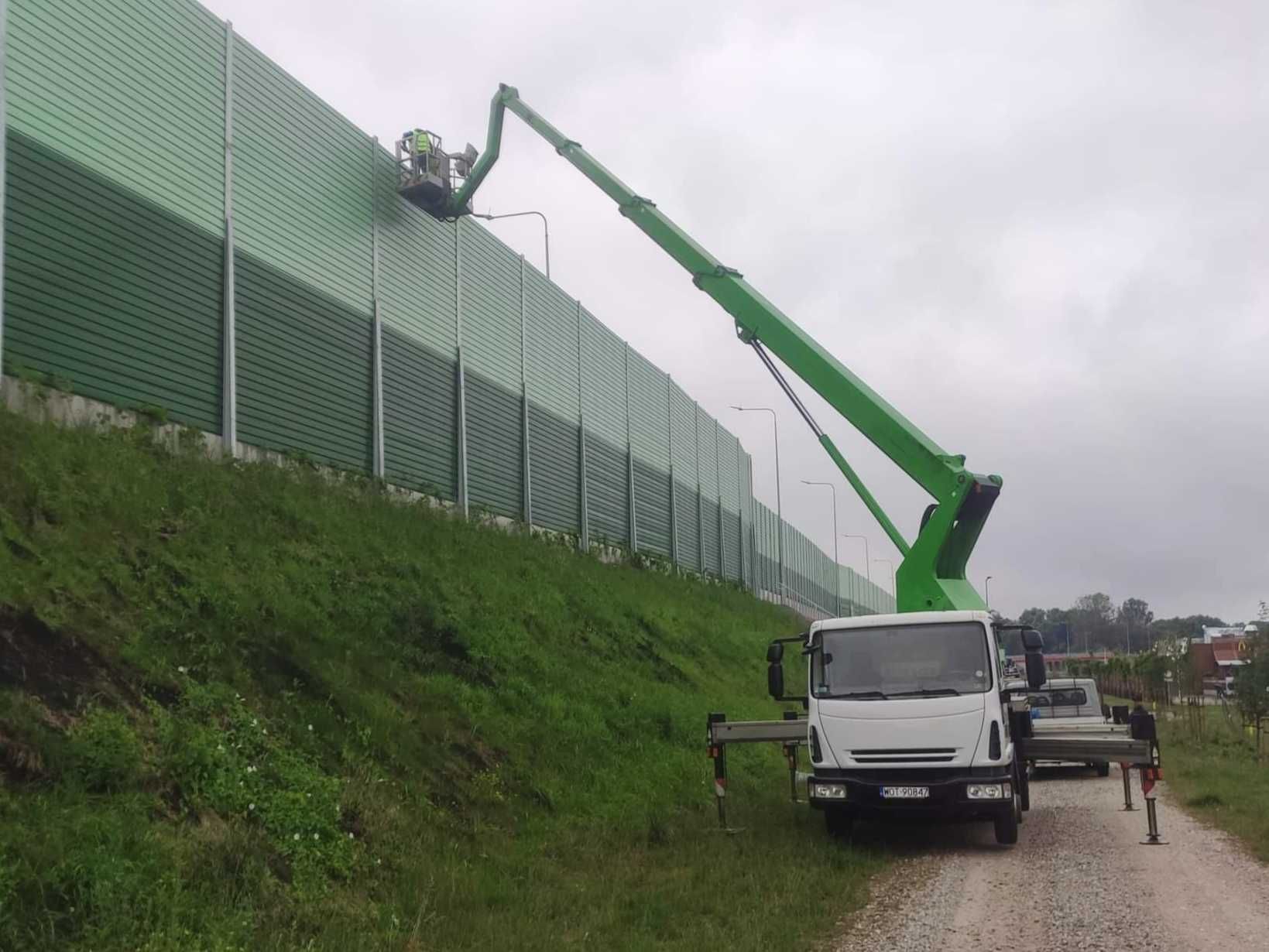 Usługi podnośnikiem koszowym 20-27m, podnosniki Marki 24h, nożycówki