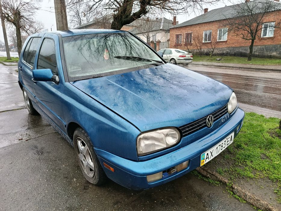 Продам Фольксваген гольф 1.8