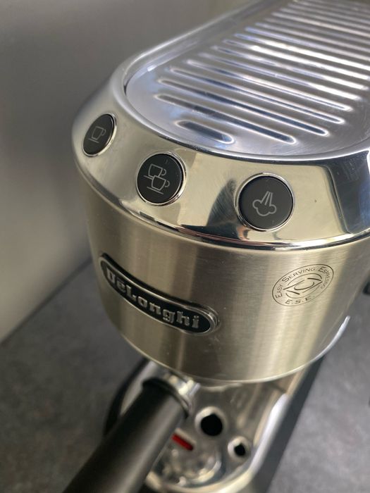 Кавоварка ріжкова Delonghi EC 685.M